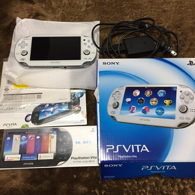 PSVITA クリスタル ホワイト 付属品あり