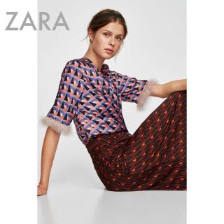 ザラ(ZARA)のsale!新品タグ付☆ZARAザラ☆ジオメトリック柄ドレープ加工スカート(ひざ丈スカート)