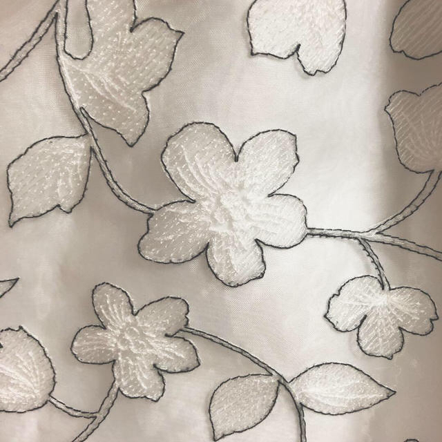 Rirandture(リランドチュール)のリランドチュール ♡ 刺繍オーガンジースカート レディースのスカート(ひざ丈スカート)の商品写真