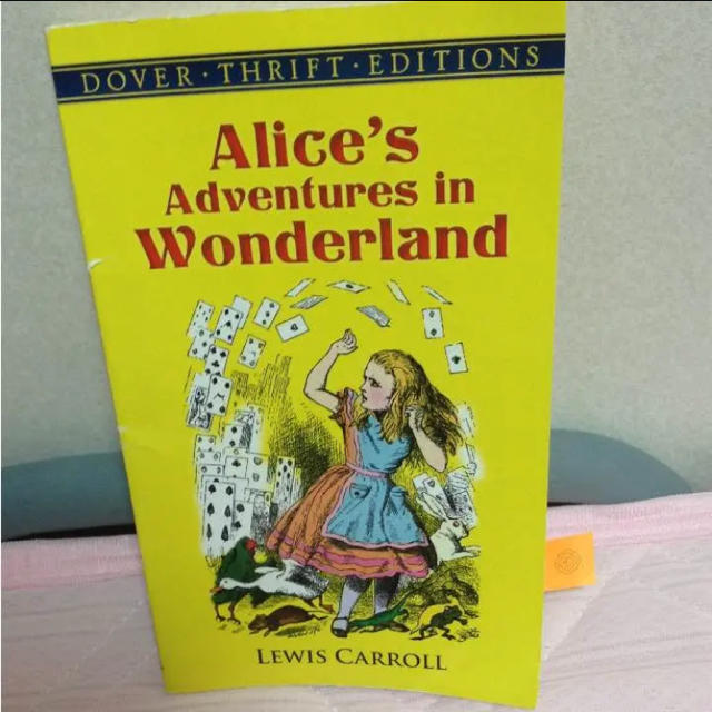 Disney(ディズニー)のAlice's adventures in wonderland 洋書 エンタメ/ホビーの本(洋書)の商品写真