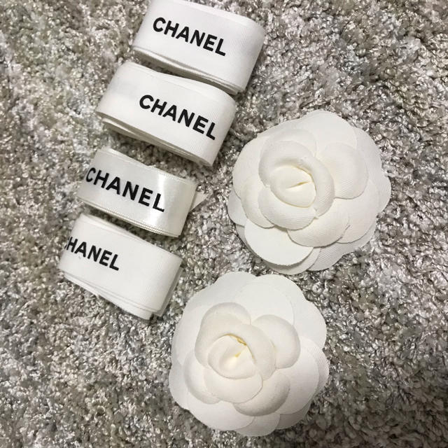 CHANEL(シャネル)のCHANEL カメリア リボン セット ハンドメイドの文具/ステーショナリー(カード/レター/ラッピング)の商品写真