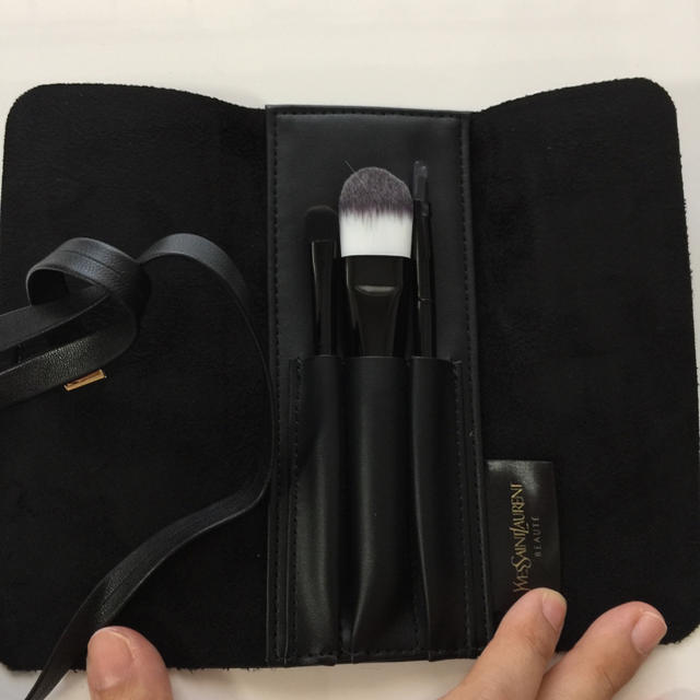 Yves Saint Laurent Beaute(イヴサンローランボーテ)のYSL メイクブラシのサンプル品  コスメ/美容のベースメイク/化粧品(その他)の商品写真