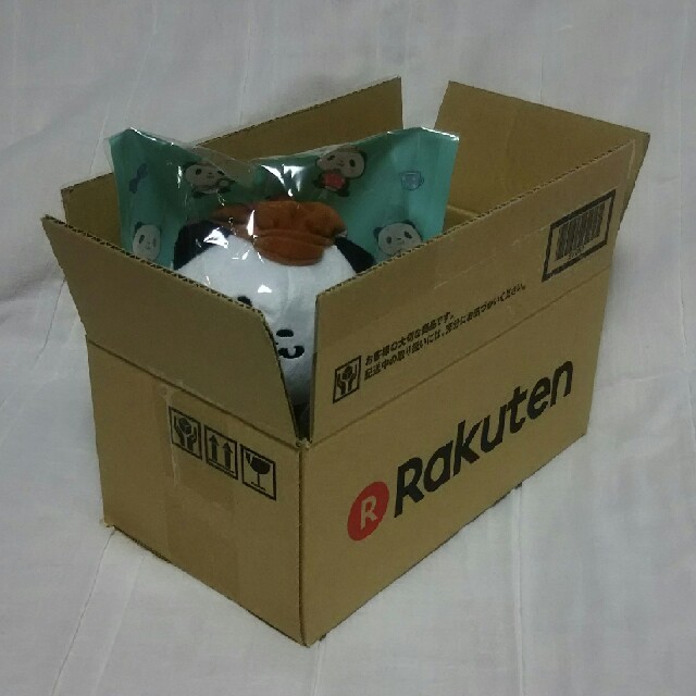 Rakuten(ラクテン)の楽天パンダ 探偵バージョン エンタメ/ホビーのおもちゃ/ぬいぐるみ(ぬいぐるみ)の商品写真