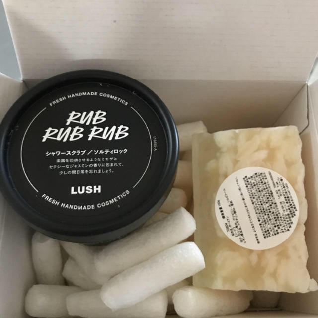 LUSH(ラッシュ)のラッシュ ラブリー コスメ/美容のボディケア(ボディスクラブ)の商品写真