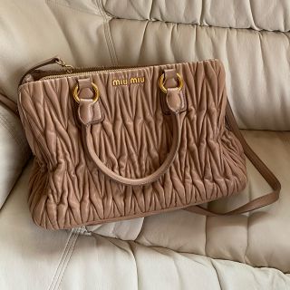 MIU MIU(ハンドバッグ ・ ベージュ系)のフリマアイテム一覧 MIU MIU(ハンドバッグ ・ ベージュ系)のフリマアイテム一覧