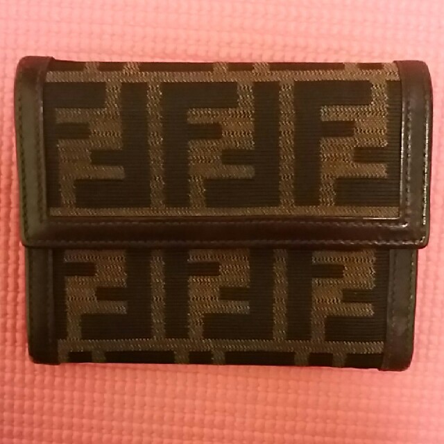 値下げ!!FENDI 財布 三つ折財布 ズッカ柄