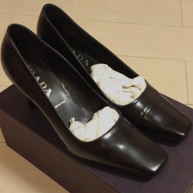 PRADA(プラダ)の【ほぼ新品】プラダ♡6.5cm黒パンプス レディースの靴/シューズ(ハイヒール/パンプス)の商品写真