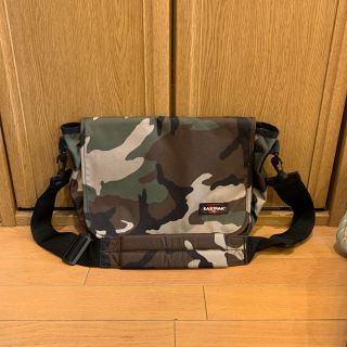 イーストパック(EASTPAK)のEASTPAK イーストパック ショルダーバッグ 迷彩柄(ショルダーバッグ)