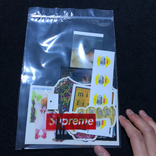 Supreme(シュプリーム)のSupreme ステッカーセット 19ss 自動車/バイクのバイク(ステッカー)の商品写真