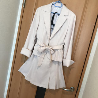 アーヴェヴェ(a.v.v)の♡a.v.v 桜色  ジャケット＋スカート 40(スーツ)
