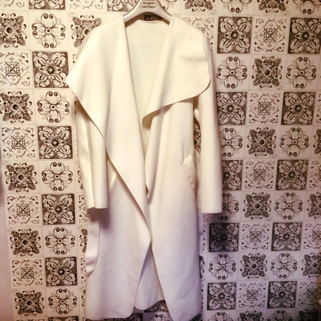 イタリア製一枚布真っ白コート★綺麗目