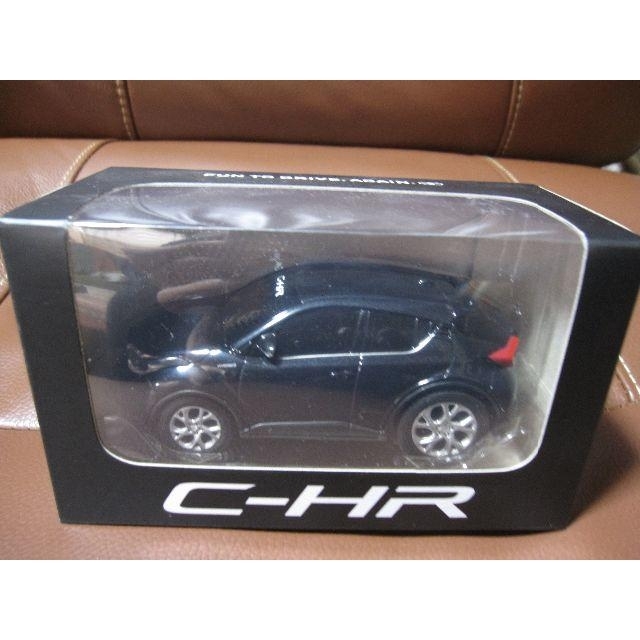 トヨタ(トヨタ)のトヨタ　C-HR プルバックカー　ミニカー　ブラック　未使用 エンタメ/ホビーのコレクション(ノベルティグッズ)の商品写真