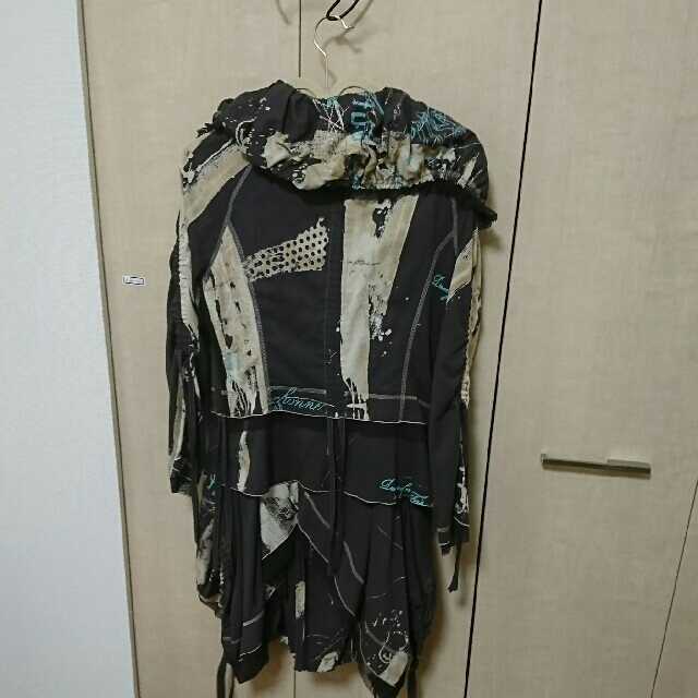 EIKOKONDO。ジャケットとスカートのセット。  レディースのジャケット/アウター(ナイロンジャケット)の商品写真