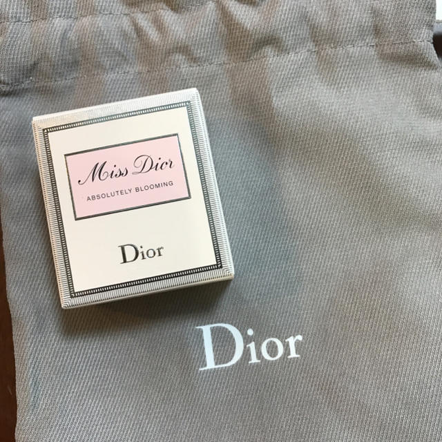 Christian Dior(クリスチャンディオール)の【新品未使用】ミス ディオール 香水 アブソリュートリー ブルーミング 5ml コスメ/美容の香水(香水(女性用))の商品写真