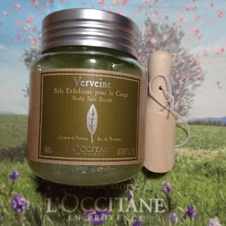 ロクシタン(L'OCCITANE)のロクシタン ヴァーベナ オイルソルトスクラブ 新品 未開封(ボディスクラブ)