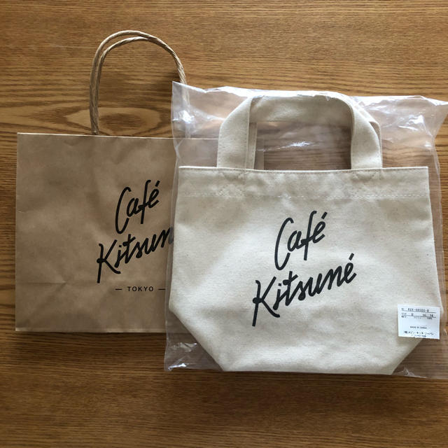 MAISON KITSUNE'(メゾンキツネ)のカフェキツネ トートバッグ 小サイズ レディースのバッグ(トートバッグ)の商品写真