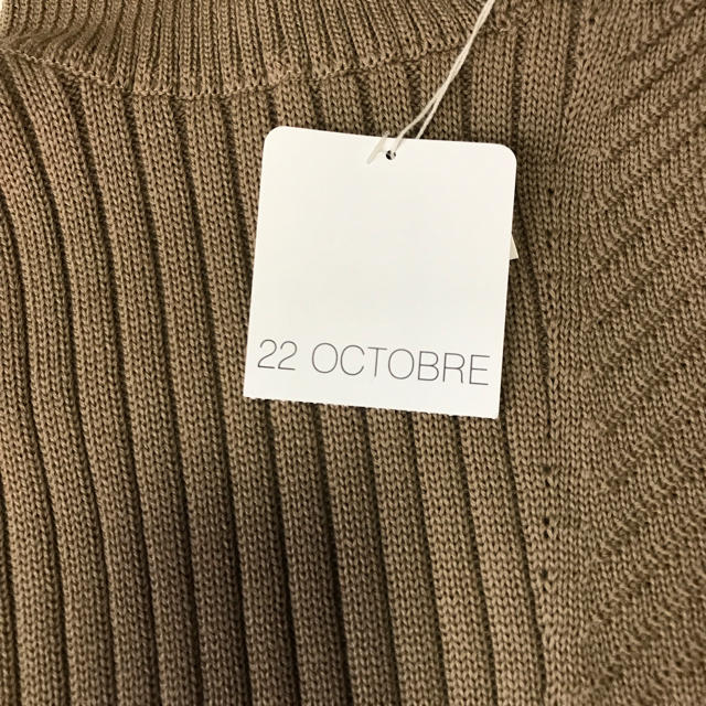 22 OCTOBRE(ヴァンドゥーオクトーブル)の【新品】22OCTOBRE  半袖リブタートルニット♡ レディースのトップス(ニット/セーター)の商品写真