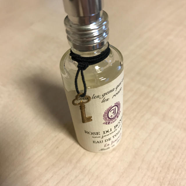 ローズ・ドゥ・ボヌール オードトワレ ジョルネ 15ml コスメ/美容の香水(香水(女性用))の商品写真