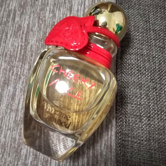 Vivienne Westwood(ヴィヴィアンウエストウッド)の新品 チーキーアリス  香水 Vivienne Westwood コスメ/美容の香水(香水(女性用))の商品写真