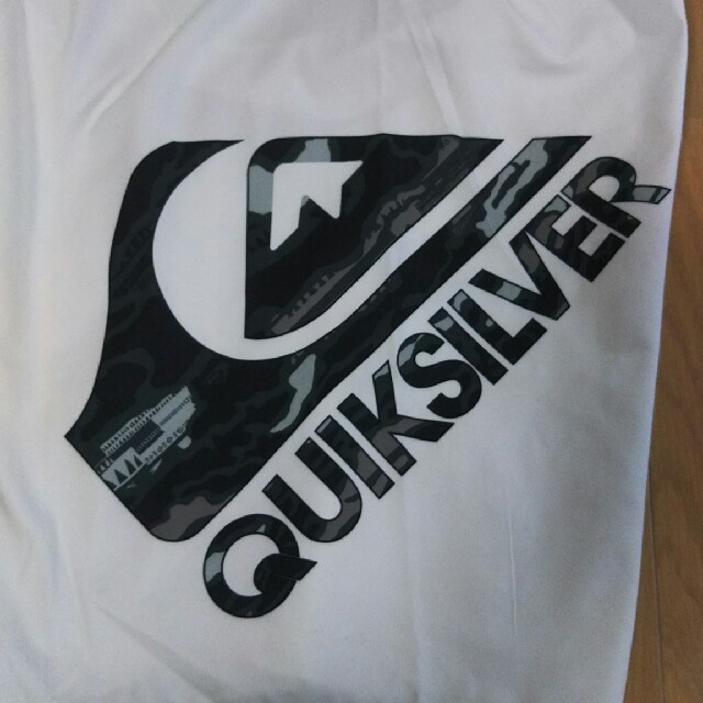 QUIKSILVER(クイックシルバー)のクイックシルバーQUIKSILVER水着XLサイズ新品タグつき メンズの水着/浴衣(水着)の商品写真