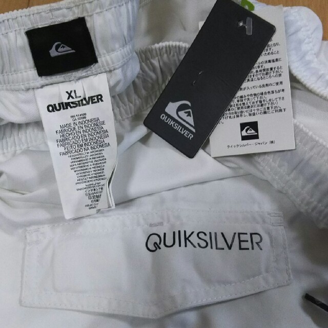 QUIKSILVER(クイックシルバー)のクイックシルバーQUIKSILVER水着XLサイズ新品タグつき メンズの水着/浴衣(水着)の商品写真