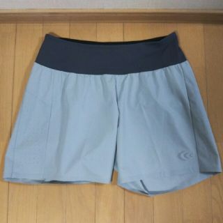 シースリーフィット(C3fit)のC3FitフレックスショートパンツLサイズライトグレー新品タグ付きゴールドウイン(ウェア)