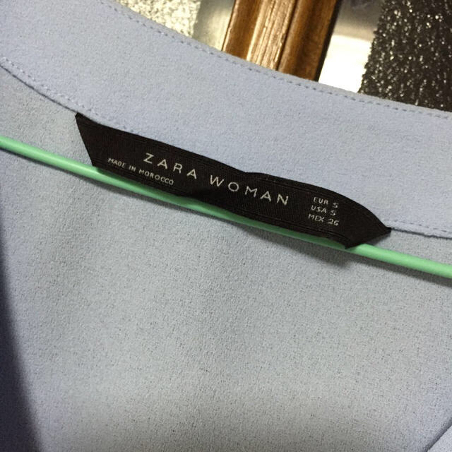 ZARA(ザラ)のアイスブルーのトップス レディースのトップス(カットソー(半袖/袖なし))の商品写真