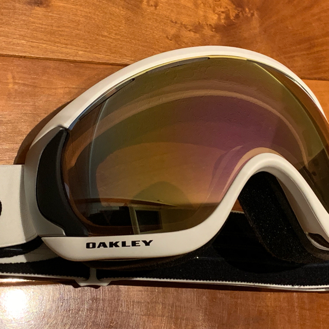 Oakley(オークリー)のOAKLEY ゴーグル スポーツ/アウトドアのスノーボード(アクセサリー)の商品写真