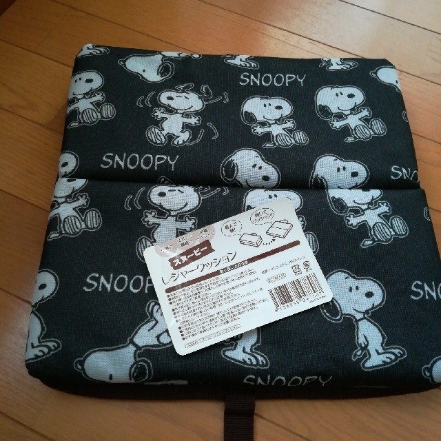Snoopy スヌーピーの折り畳み座布団の通販 By まーちゃん S Shop スヌーピーならラクマ