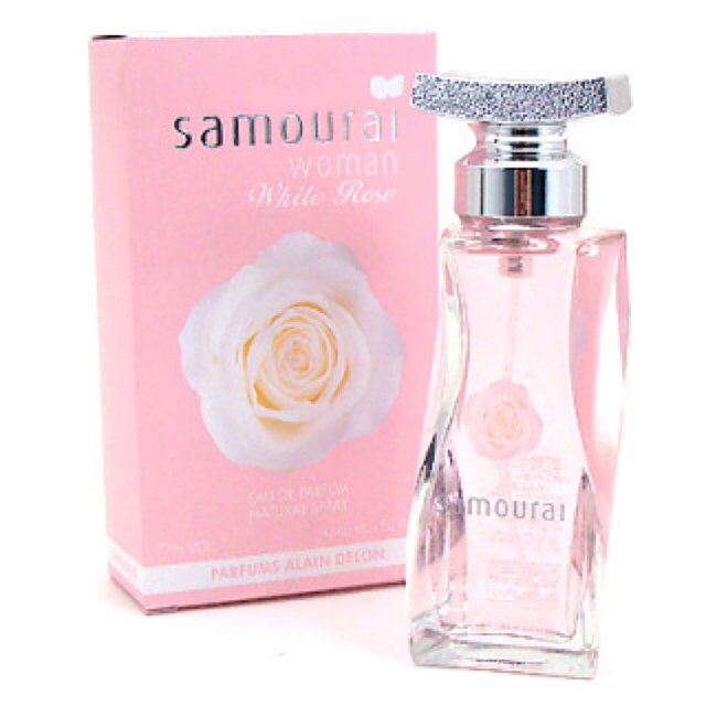 SAMOURAI(サムライ)のサムライウーマン ホワイトローズ オードパルファム 40mL コスメ/美容の香水(香水(女性用))の商品写真