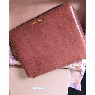 ミュウミュウ(miumiu)の MIU MIU ケース(モバイルケース/カバー)