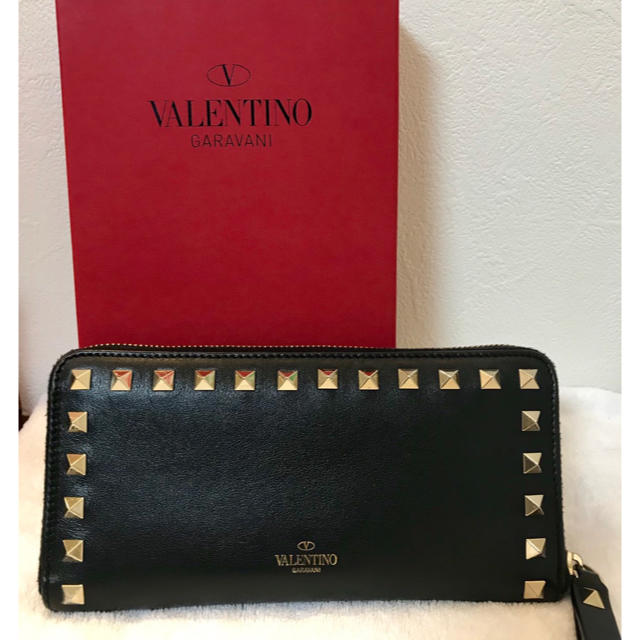 【新品】VALENTINO ロックスタッズ ラウンドジップ 長財布 3