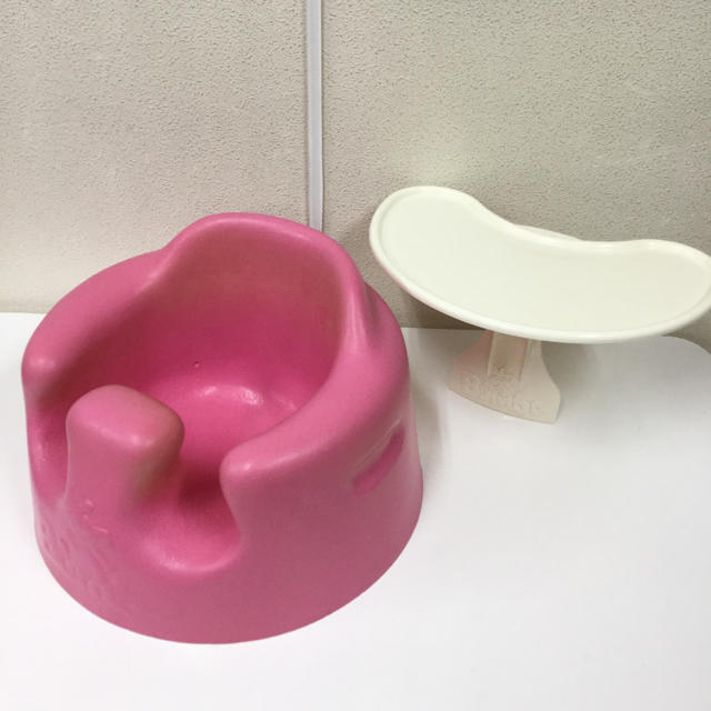 Bumbo(バンボ)のバンボ ベビーソファ バンボチェア テーブル付 ピンク キッズ/ベビー/マタニティの寝具/家具(その他)の商品写真