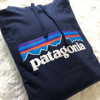 パタゴニア(patagonia)のパタゴニア  パーカー ネイビー(パーカー)