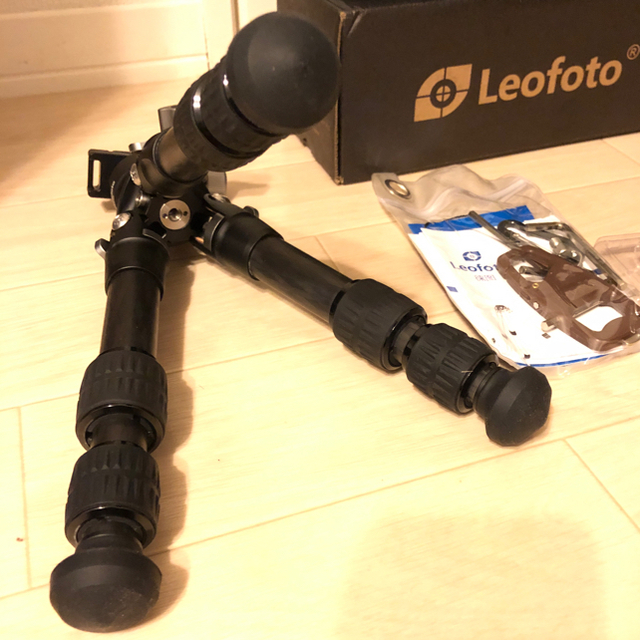 Manfrotto(マンフロット)のLeofoto LS-223C＋LH25 三脚、自由雲台 堅牢性 軽量カーボン  スマホ/家電/カメラのカメラ(その他)の商品写真