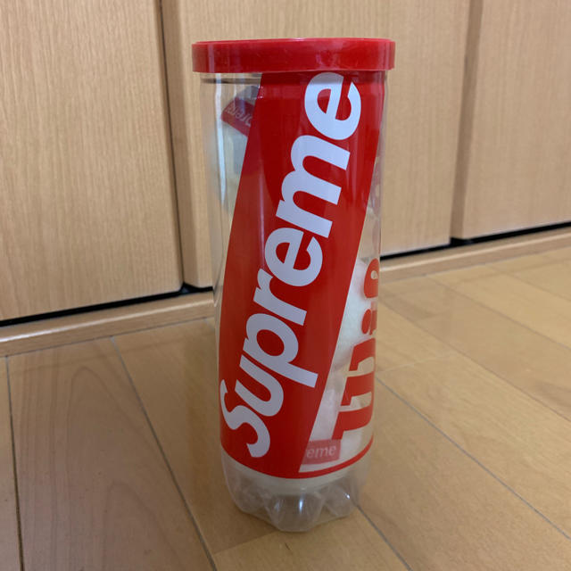 Supreme(シュプリーム)のSupreme willson テニスボール シュプリーム スポーツ/アウトドアのテニス(ボール)の商品写真