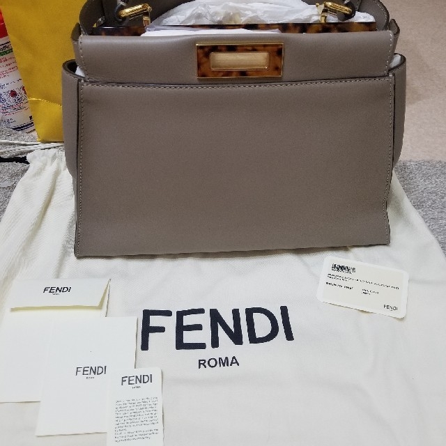 FENDI(フェンディ)のフェンディ ピーカブー べっ甲 レディースのバッグ(ショルダーバッグ)の商品写真