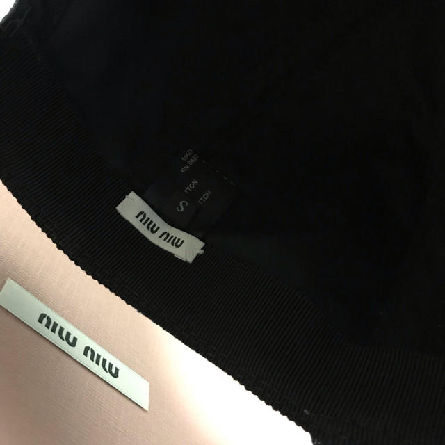 miumiu(ミュウミュウ)の1回着 miumiu ミウミウ 2019 ポップアップ 限定 キャップ S レディースの帽子(キャップ)の商品写真