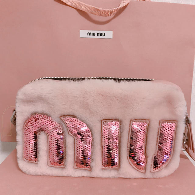 MIU MIU - 【超希少】新品 限定 miumiu 2019 ファー 超希少 MIU MIU - 【超希少】新品 限定 miumiu 2019 ファー 超希少
