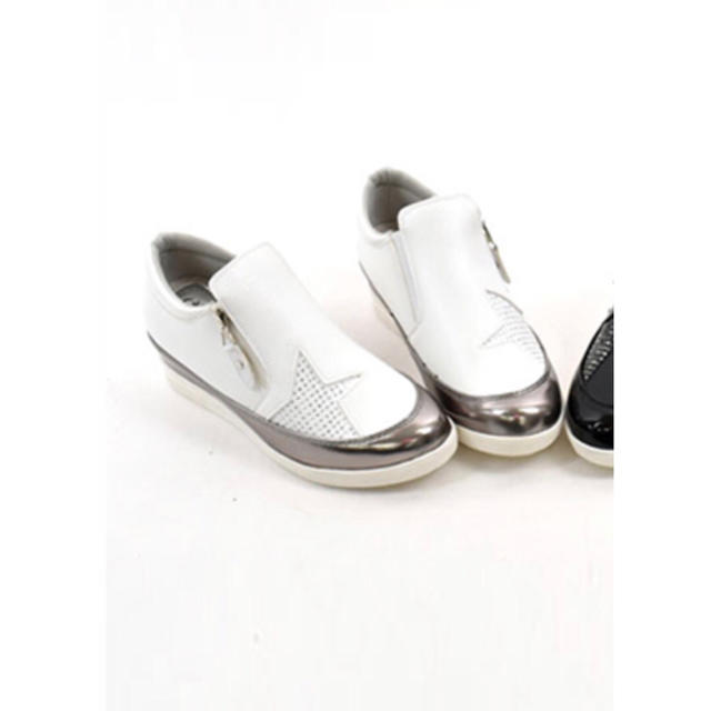 婦人 スニーカー  靴 厚底 ウェッジスニーカー レディースの靴/シューズ(スニーカー)の商品写真