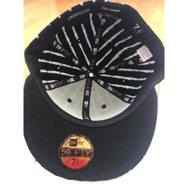 Supreme(シュプリーム)のsupreme 19ss NEWERA71/4 メンズの帽子(キャップ)の商品写真