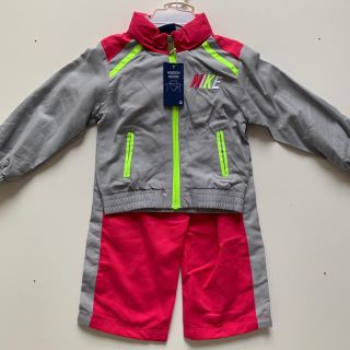 ナイキ(NIKE)の新品未使用 ナイキ 子供服ジャージ(フード付)上下 グレーピンク(その他)