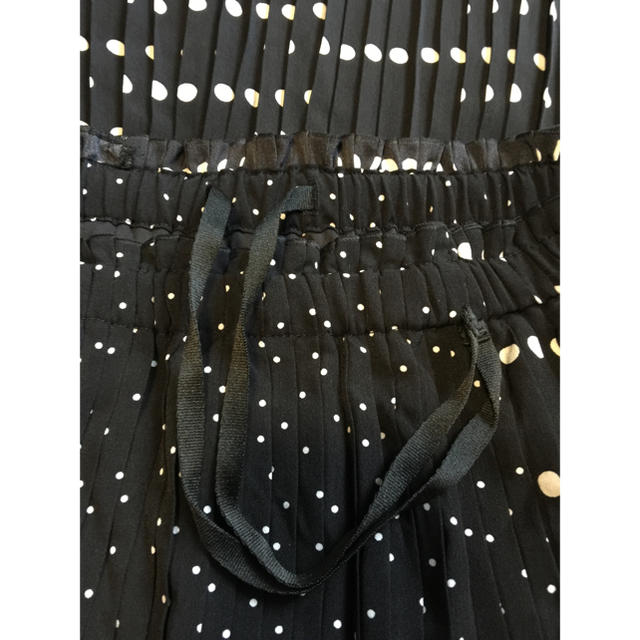 niko and...(ニコアンド)のドット柄 プリーツスカート 黒 レディースのスカート(ロングスカート)の商品写真