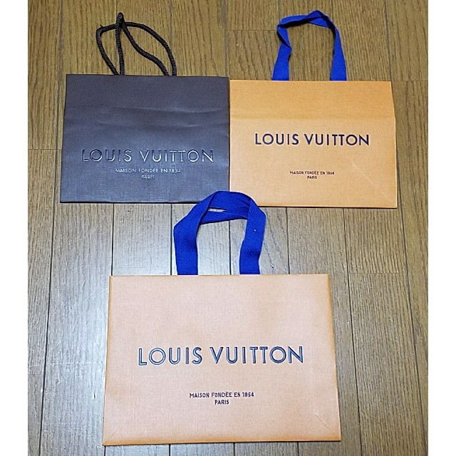 LOUIS VUITTON(ルイヴィトン)のルイヴィトン　紙袋 レディースのバッグ(ショップ袋)の商品写真