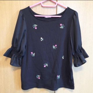 ハニーズ(HONEYS)の花柄トップス(Tシャツ(半袖/袖なし))