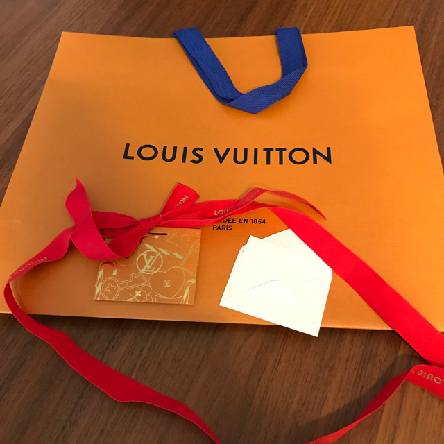 LOUIS VUITTON(ルイヴィトン)のルイヴィトン 紙袋 レディースのバッグ(ショップ袋)の商品写真