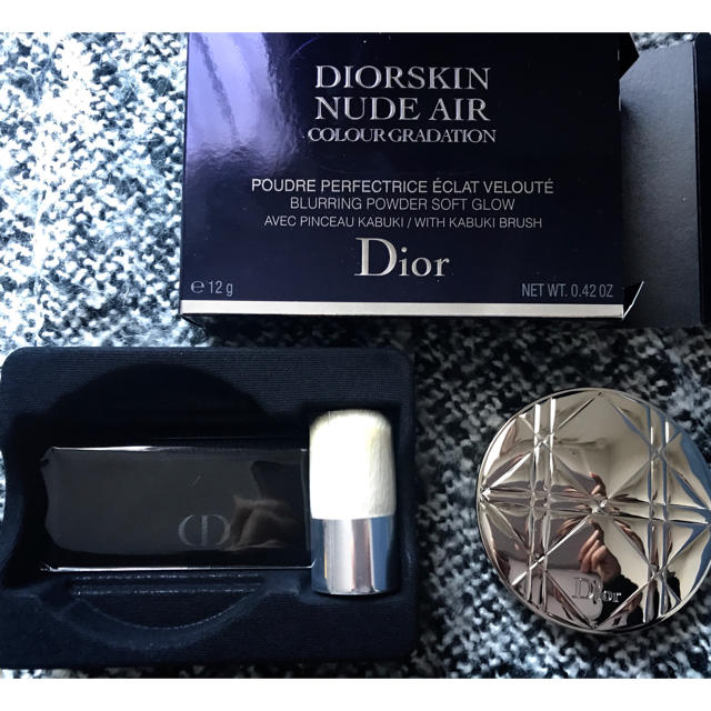 Dior(ディオール)のDior Skin Nude Airスキンヌードエアーパウダー コスメ/美容のベースメイク/化粧品(フェイスパウダー)の商品写真