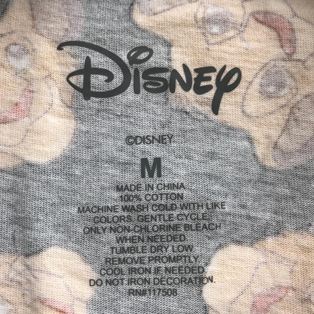 Disney(ディズニー)の【激カワ 1点のみ】シンバ  総柄 Tシャツ レディースのトップス(Tシャツ(半袖/袖なし))の商品写真