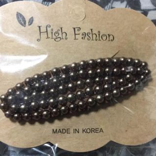 【新品】黒ゴールドパールのパッチン★ピンどめ(ヘアアクセサリー)