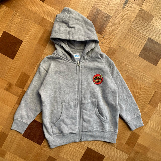 Supreme(シュプリーム)のSANTACRUZ パーカーストリート スケート 美品試着のみ キッズ/ベビー/マタニティのキッズ服男の子用(90cm~)(ジャケット/上着)の商品写真